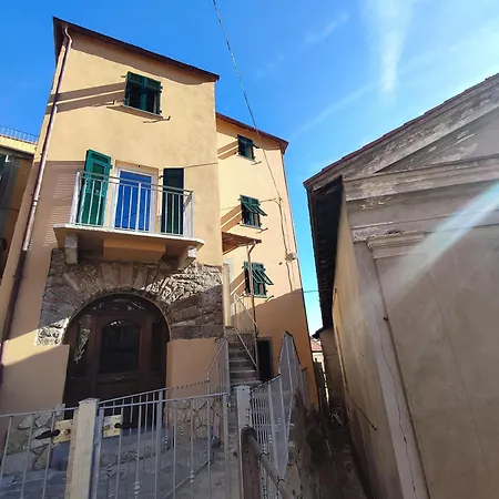 Tra I Monti E San Martino La Spezia